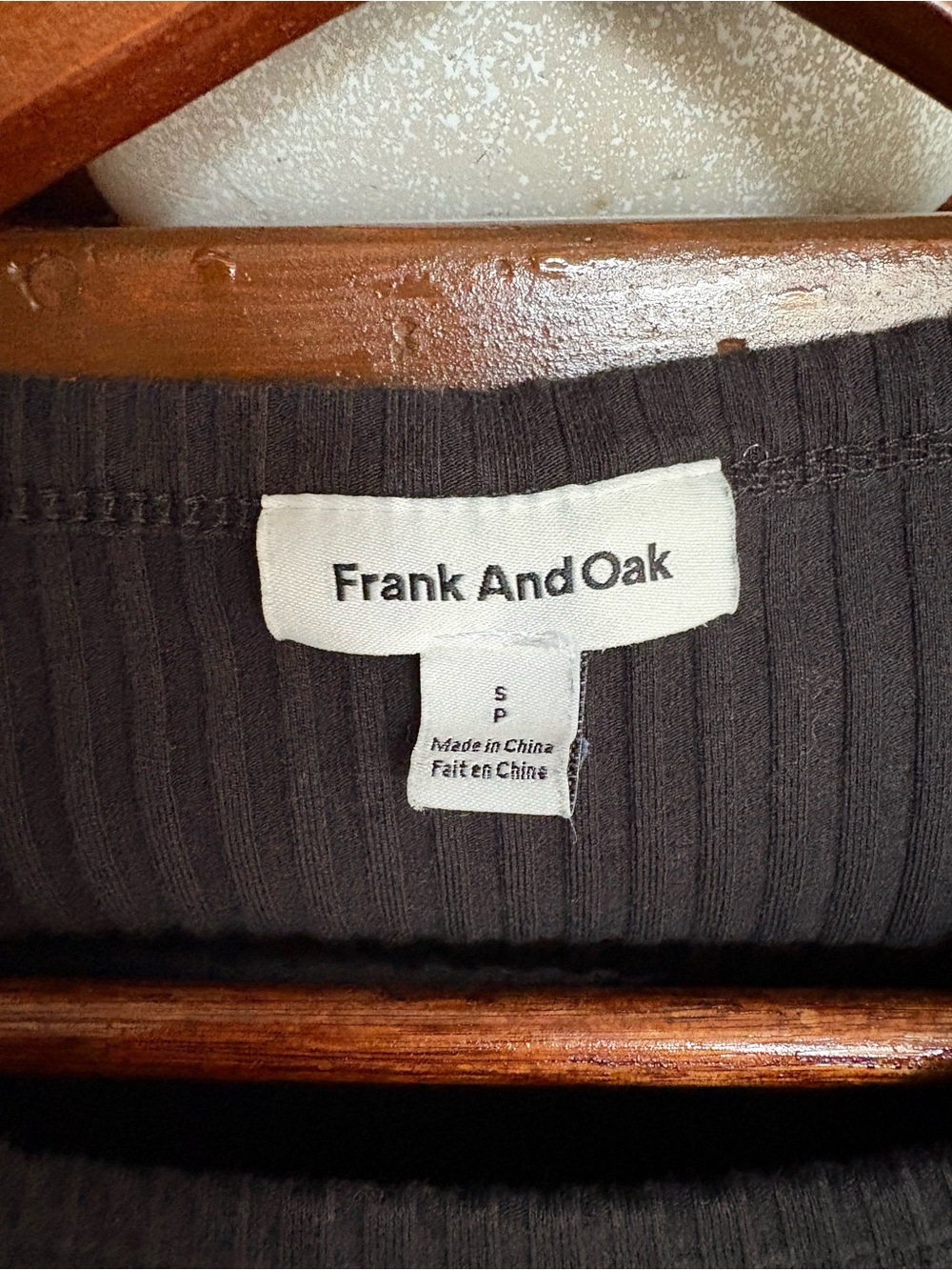 Frank & Oak Black Ribbed Fitted Mid-Sleeve Shirt Top size small S SP - Picture 3 of 6